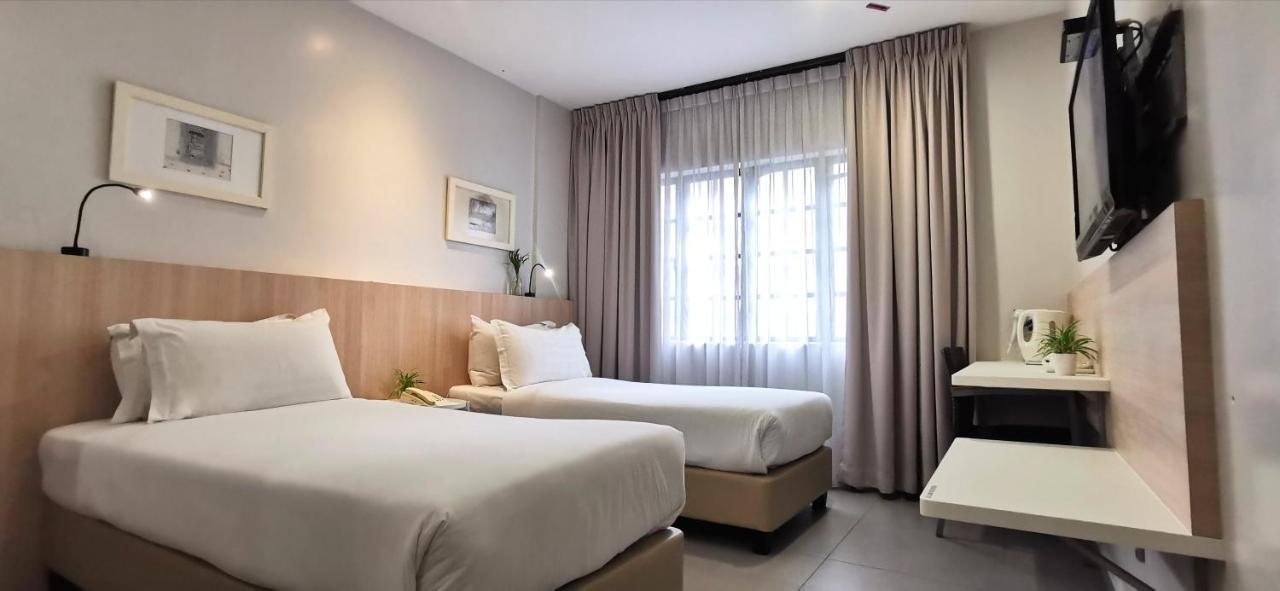 Country Inn Kulai Bagian luar foto