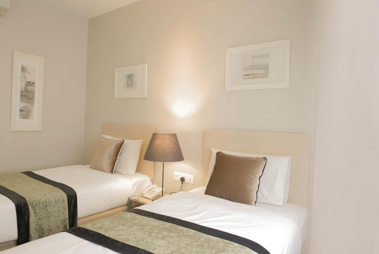 Country Inn Kulai Bagian luar foto