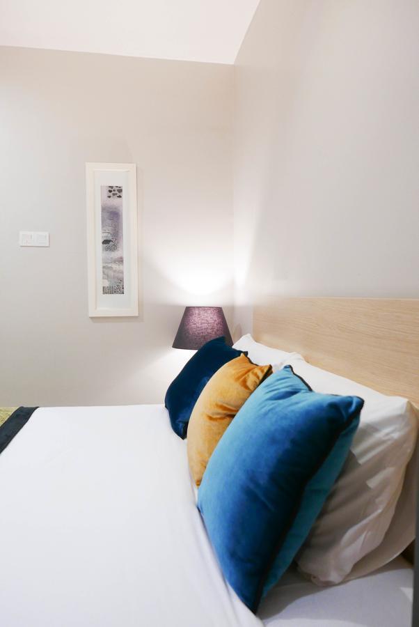 Country Inn Kulai Bagian luar foto