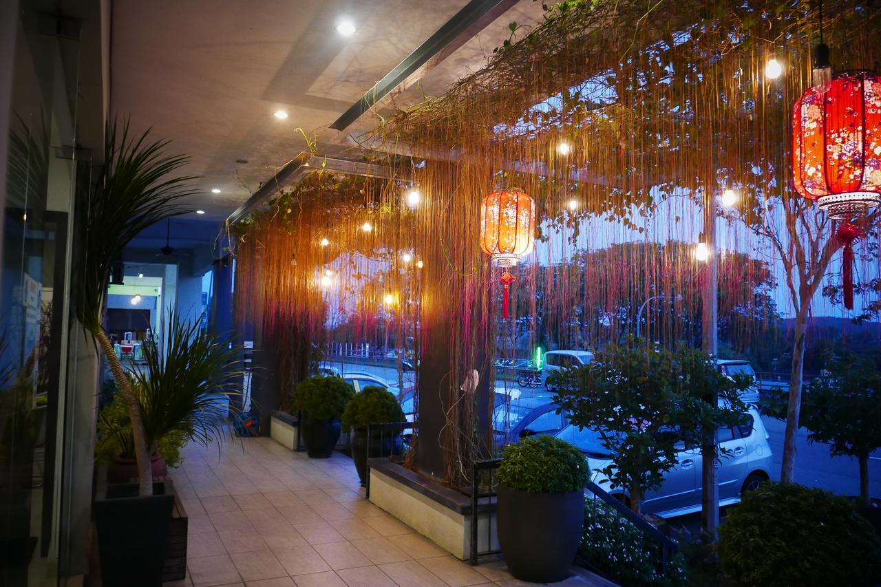 Country Inn Kulai Bagian luar foto